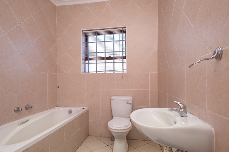 3 Bedroom Property for Sale in Sherwood Eastern Cape